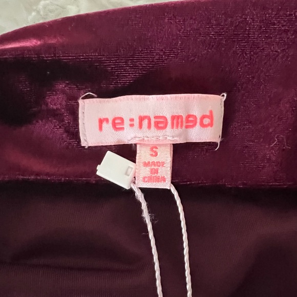 NWT re:named Velvet Halter Top Burgundy ~ small - Picture 8 of 12